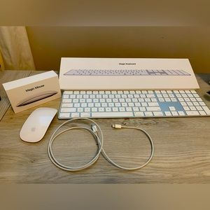 Apple Wireless Keyboard with Numeric Keypad